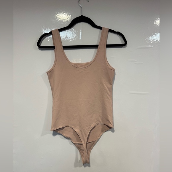 Blush pink Soft A&F scoop neck Abercrombie and Fitch bodysuit - Picture 3 of 3